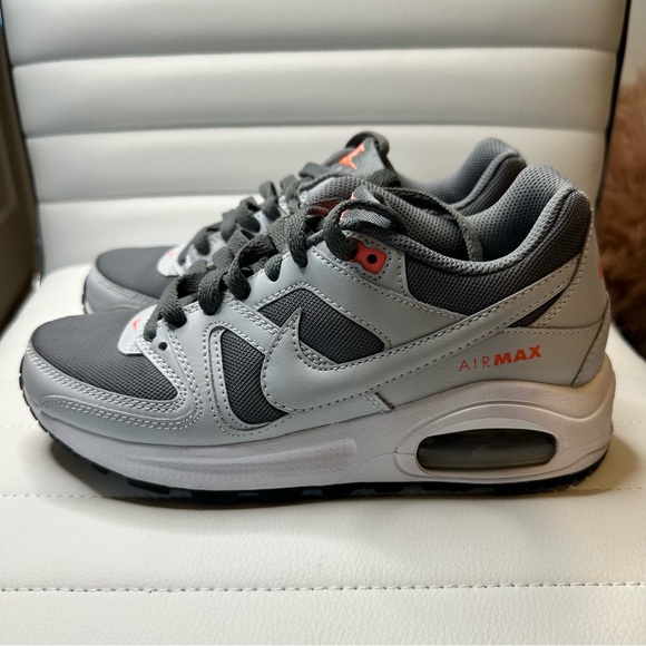💜Nike Air Max Command Flex Low Sneakers 844349-001 Cool Grey Size 4.5 Youth - Picture 2 of 9